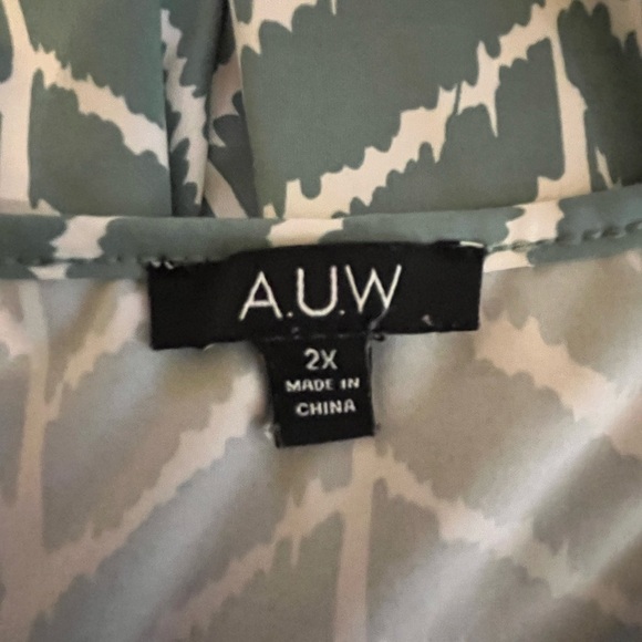 A.U.W. Women’s Plus Size Spandex Blend Blouse - Picture 4 of 6
